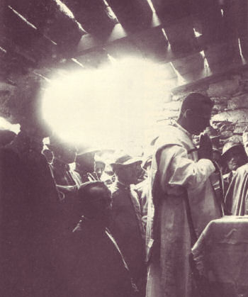 Il gandinese mons. Giovanni Antonietti celebra una messa al fronte