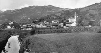 Una vecchia immagine di Cazzano, inserita nel calendario.