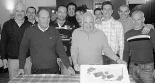 Il taglio della torta alla festa che ha chiuso il 2007