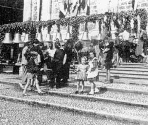 Una rara immagine del ’54: il ritorno delle campane delle chiese sussidiarie