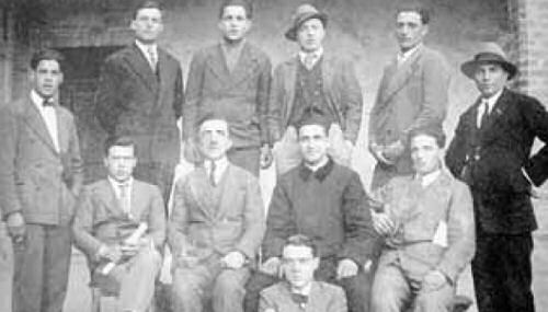 Un’immagine d’epoca della compagnia teatrale Loverini