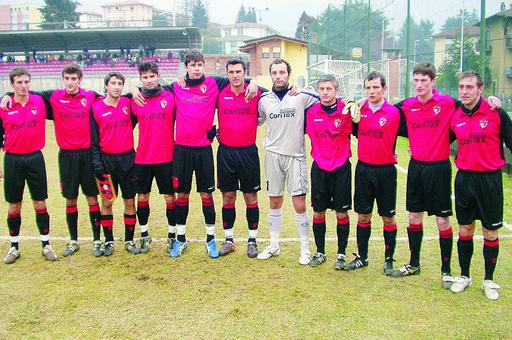 Per la Gandinese, in una foto d'archivio, tre punti che le consentono di abbandonare l'ultimo posto in graduatoria