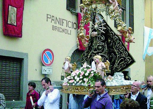 La processione con la statua della Madonna dello scorso anno