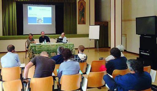 Al tavolo da sinistra: Astrid Zenarola, don Alberto Caravina e Nando Pagnoncelli