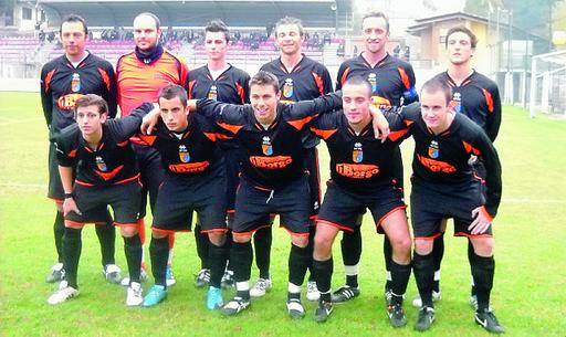 Gli undici titolari di ieri della Romanese: bello 0-0 a Gandino