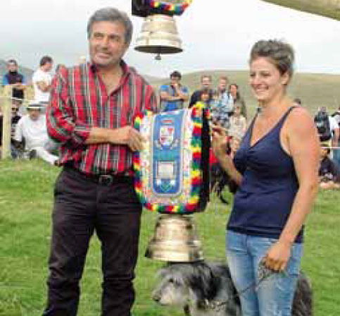 La premiazione dei vincitori: Silvia con il cane Vento