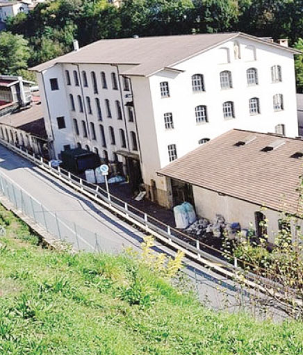 La Nuova Gandiplast posta all’inizio della strada di fondovalle