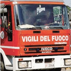Sul posto anche i vigili del fuoco