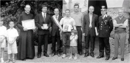 Il gruppo dei premiati con il sindaco Maccari