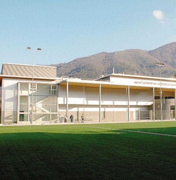 L’oratorio del Sacro Cuore visto dal campo interno