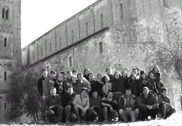 Foto di gruppo dei ragazzi dell'Oratorio