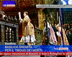 Basilica gremita per il Triduo dei morti