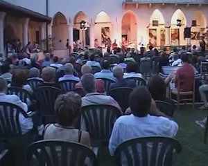 In mille al Chiostro tra arte e musica