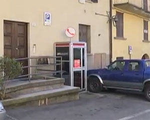 Barzizza accolto ricorso. La cabina telefonica resta al suo posto