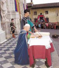 .La firma del trattato di emancipazione del Comune dai Ficieni.