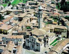 una foto dall’alto del centro di Gandino