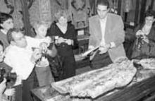 Gli studiosi in visita al museo di Gandino