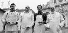 I fornai Paolo Anesa, Angelo Persico, Fausto Picinali e Paolo Imberti, con i biscotti
