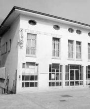 Il palazzo che ospita il cinema «Al Parco» a Gandino
