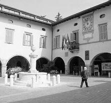 La piazza di Gandino