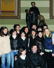 I 18enni che nel 2009 hanno portato la statua in processione