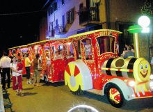 Il trenino in funzione nel centro storico per la notte bianca