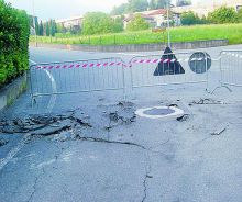 Il cedimento in via Foscolo a Gandino