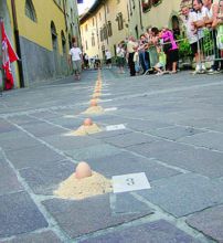 Le uova piazzate nel centro storico