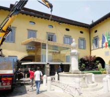 L’Eco cafè «atterra» nella piazza del Comune a Gandino, prima tappa del viaggio