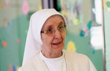 Suor Edvige Tomasini nella scuola materna di Mirandola