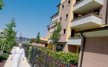 Suor Maria Rosa Cattaneo nel condominio che ospita le suore bergamasche