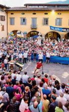 Uno spaccato della piazza gremita