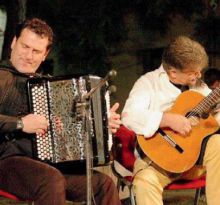 Il fisarmonicista Joxan Goikoetxea e il chitarrista Balen Lopez De Munain