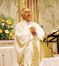 Monsignor Marino Bertocchi, nativo di Gandino, ha guidato per 27 anni la parrocchia di Sotto il Monte