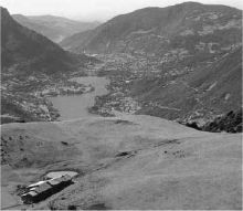 Una bella veduta sul lago d’Iseo e la Val Cavallina dalle pendici del Formico (foto Luca Merisio, da «Orobie»)