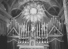 La raggiera esposta nella parrocchiale di Barzizza durante il Triduo(foto Fronzi)